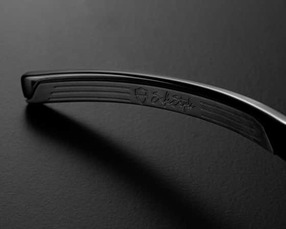 Non-slip grip pads and precision-shaped temples with integrated flex deliver a secure, adaptive fit that moves with you.